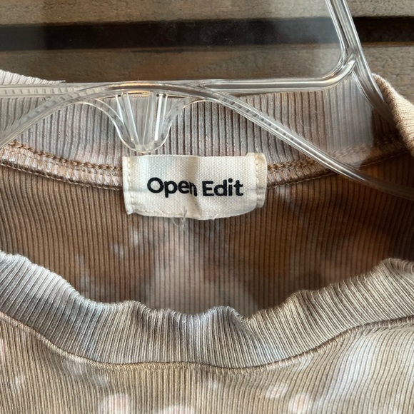 NWOT Open Edit Cut-out Top - Picture 2 of 5